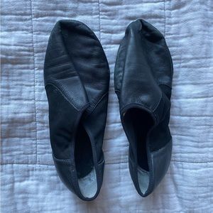 black unisex jazz shoes